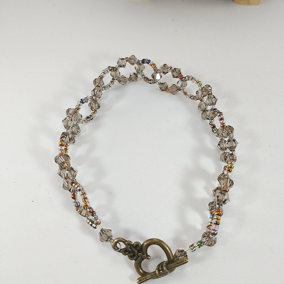 Hand Crafted lightweight bracelet beaded handmade - Picture 4 of 7